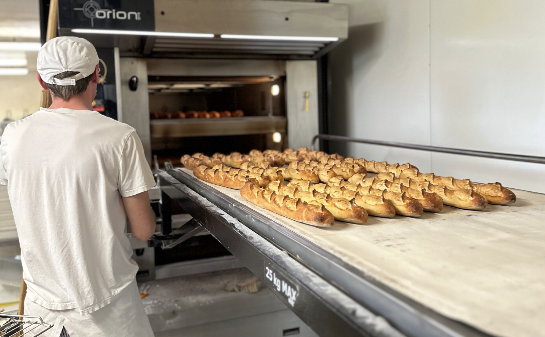 Lire la suite à propos de l’article Le Comptoir de Saint‑Georges : notre boulangerie artisanale et lieu de vie en Berry