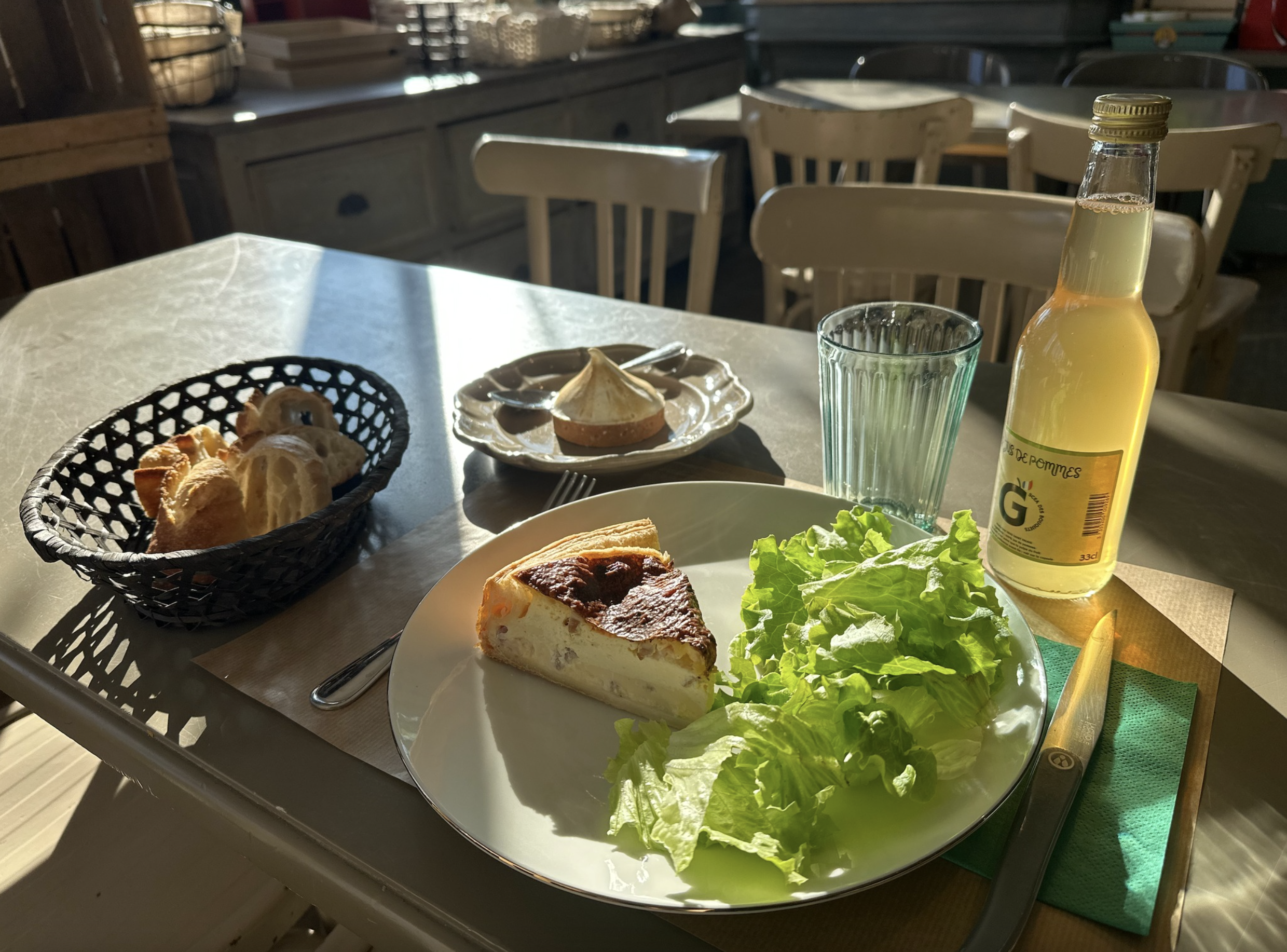 Lire la suite à propos de l’article Le Comptoir de Saint-Georges : l’adresse incontournable pour votre pause déjeuner à Saint-Georges-sur-Moulon !