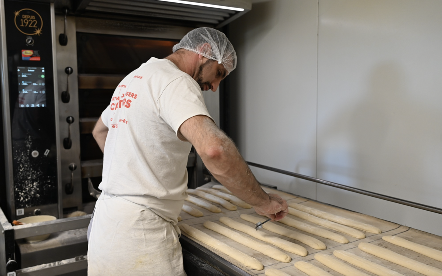 Lire la suite à propos de l’article Les coulisses de nos créations : comment naissent nos pâtisseries au Comptoir de Saint Georges ?